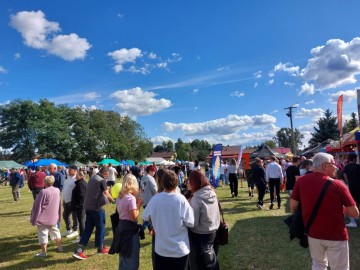 Relacja z Dożynek Powiatu Skierniewickiego w Starej Rawie, 